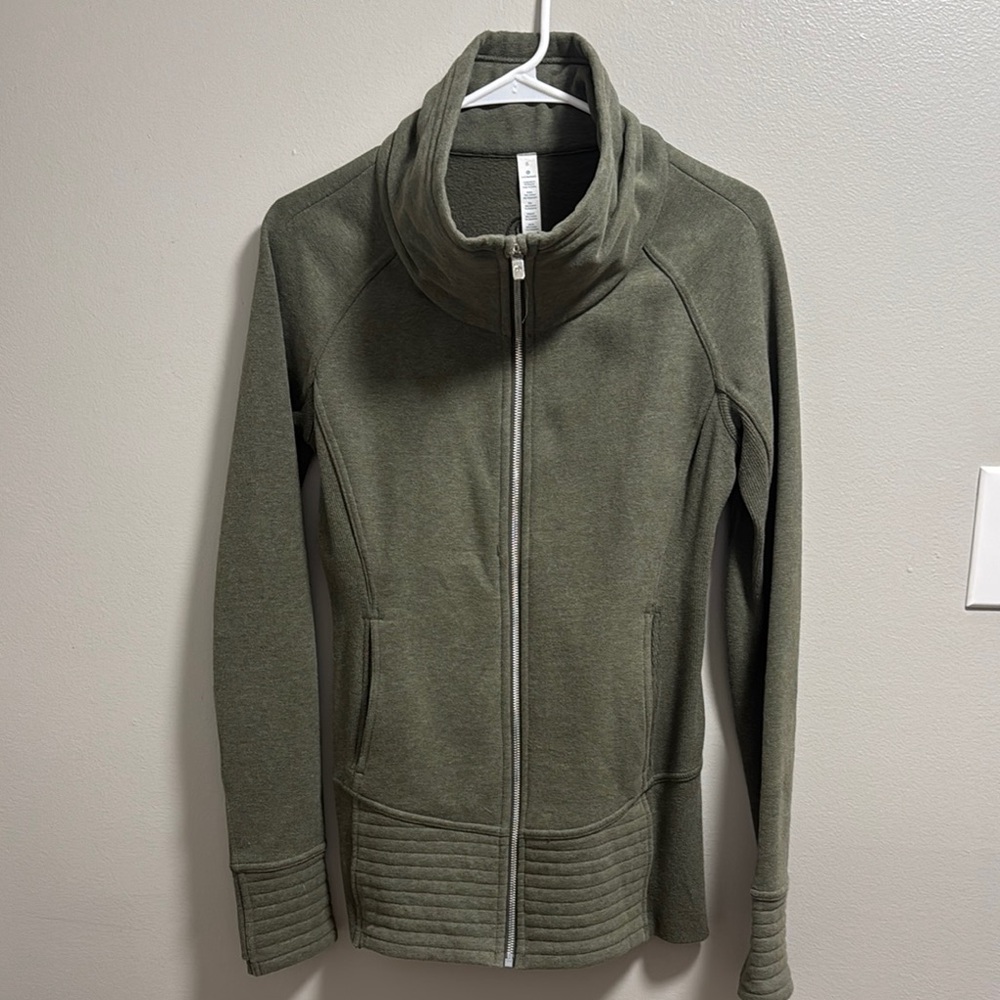 Lululemon Size 6 Zip Up
